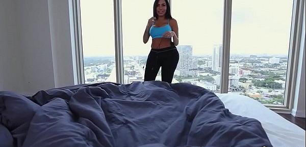  Bigass babe POV fucked in doggystyle pose